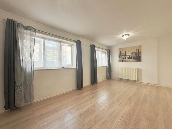 2 Bedroom Apartment To Rent In Giles Close, Stetchford, B33