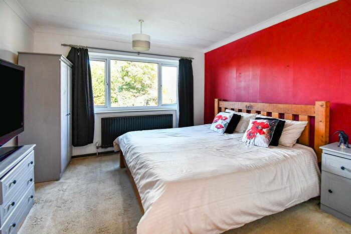 2 Bedroom Bungalow For Sale In Mill Crescent, Scotter, Gainsborough, DN21