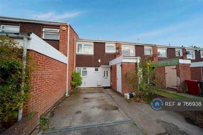 4 Bedroom Terraced House To Rent In Quantock Close, Slough, SL3