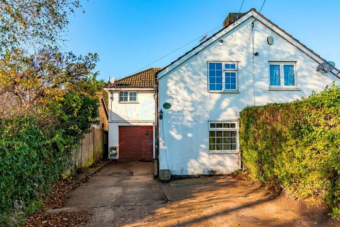 3 Bedroom Semi-Detached House For Sale In Well Penn Road, Cliffe, Rochester, ME3