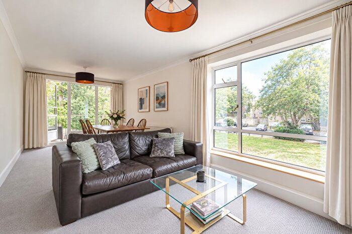 2 Bedroom Flat For Sale In Victoria Drive, Southfields, London, SW19