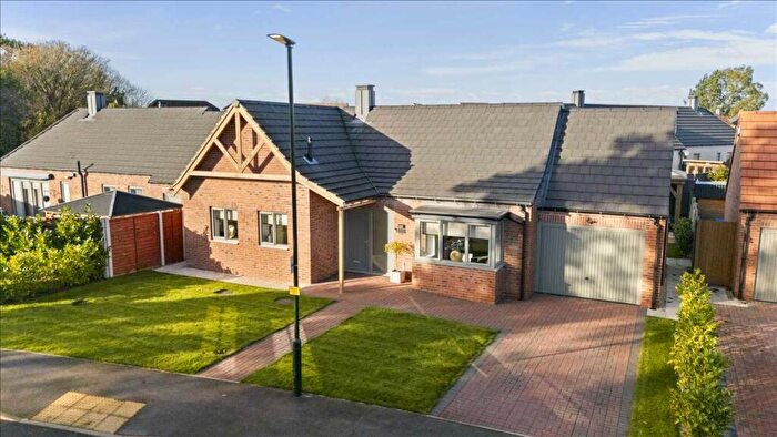 2 Bedroom Detached Bungalow For Sale In Kings Park Road, Scartho Top, Grimsby, DN33