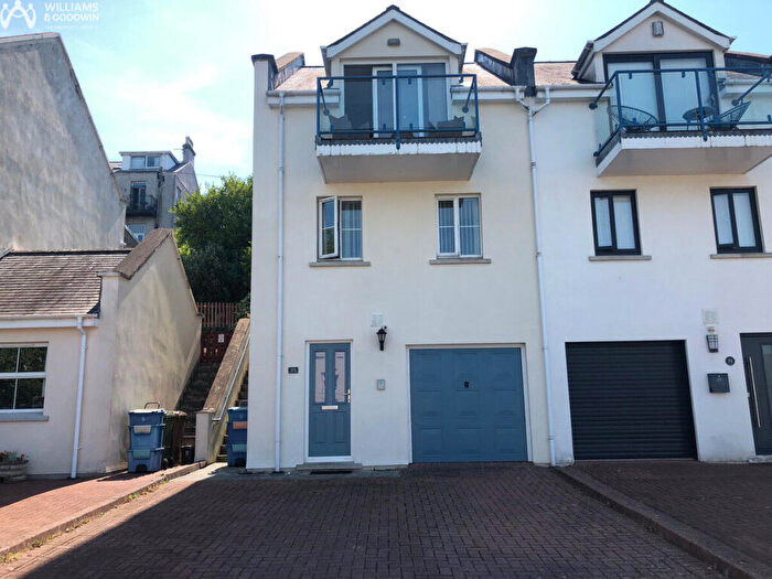 2 Bedroom Town House For Sale In Hen Gei Llechi, Y Felinheli, Gwynedd, LL56
