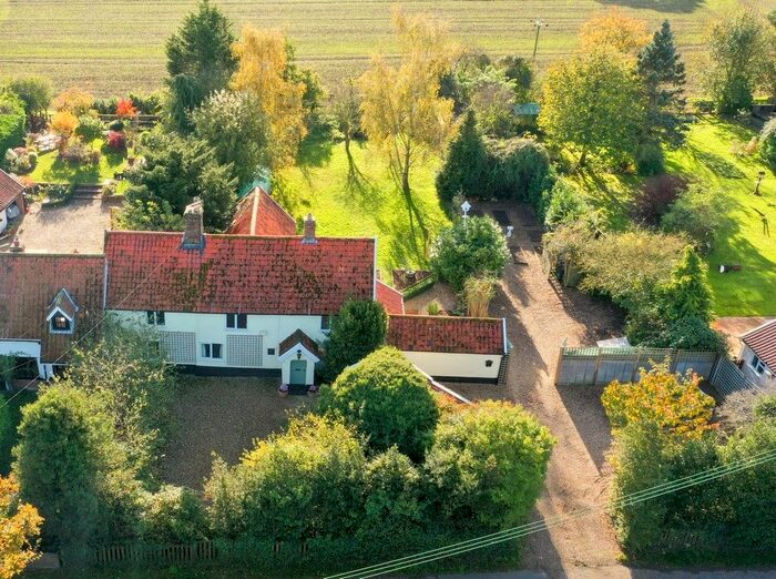 4 Bedroom Semi-Detached House For Sale In The Street, South Lopham, Diss, Norfolk IP22