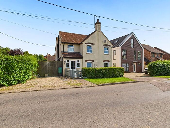 3 Bedroom Detached House For Sale In Quainton Road, North Marston, Buckinghamshire, MK18