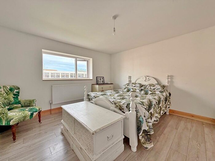 4 Bedroom End Of Terrace House For Sale In Colwell Road, Cosham, PO6