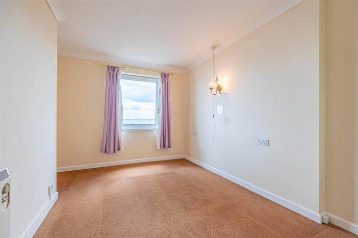 2 Bedroom Retirement Property For Sale In Holland Road, Westcliff-On-Sea, SS0