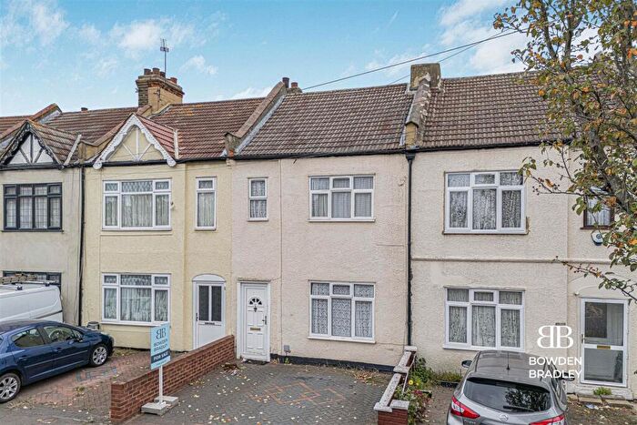 3 Bedroom Terraced House For Sale In Dane Road, Ilford, IG1