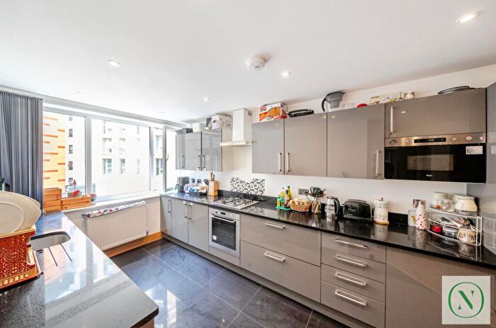 2 Bedroom Flat For Sale In Scarbrook Road, Croydon, CR0