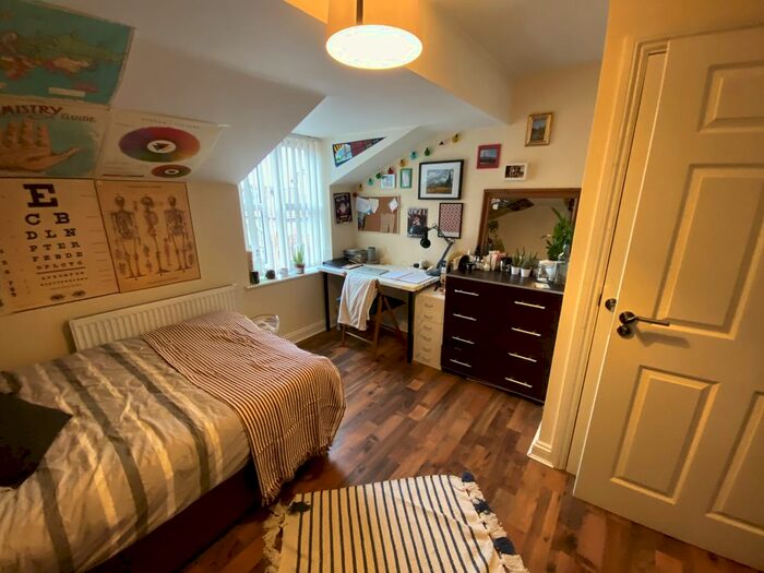 4 Bedroom Terraced House To Rent In Blue Fox Close, West End, Leicester LE3