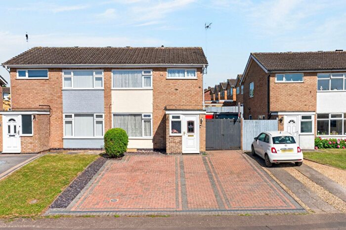 3 Bedroom Semi-Detached House For Sale In Roman Way, Kettering, NN14