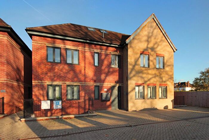 2 Bedroom Flat For Sale In Gunnersbury Avenue, W5