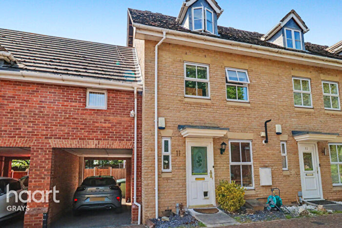 3 Bedroom End Of Terrace House For Sale In Chichester Close, Chafford Hundred, RM16