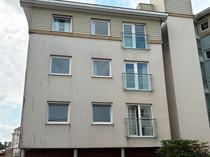 2 Bedroom Flat To Rent In Mckay Avenue, Torquay, TQ1