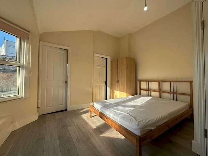 Studio To Rent In Little Ilford Lane, Manor Park, E12