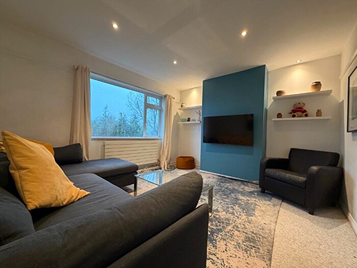 2 Bedroom Terraced House To Rent In Saunders Hill, BN1