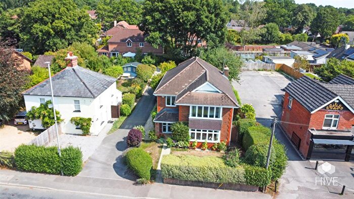 4 Bedroom Detached House For Sale In Ringwood Road, Verwood, BH31