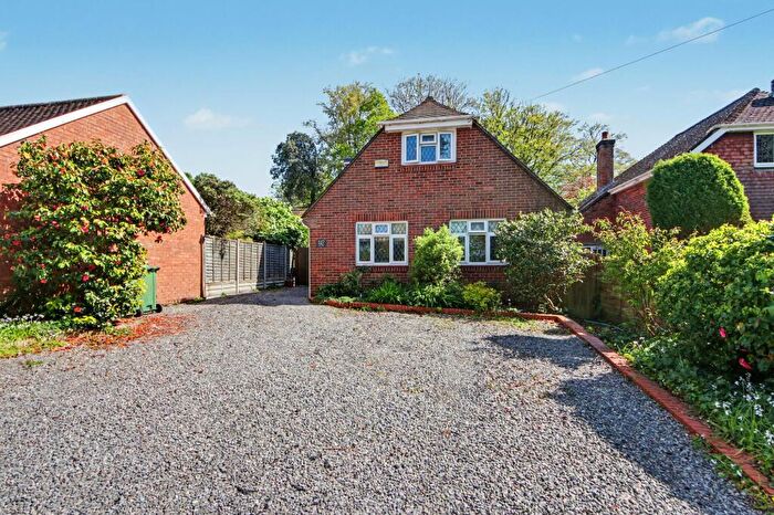 4 Bedroom Detached House For Sale In Upper Deacon Road, Bitterne, SO19