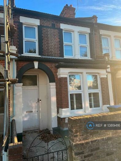 1 Bedroom Flat To Rent In First Floor, London, E11