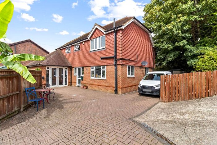 3 Bedroom Detached House For Sale In Arundel Road, Worthing, BN13