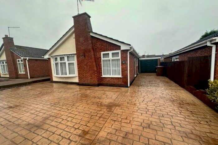 2 Bedroom Detached Bungalow To Rent In Grange Close, Leicester, LE6