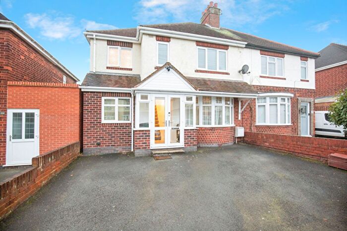 3 Bedroom Semi Detached House For Sale In Daniel Road, Mancetter, CV9