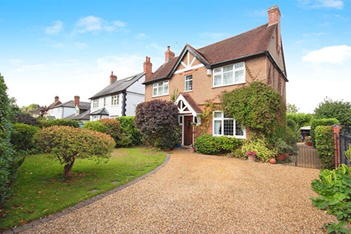 4 Bedroom Detached House For Sale In Rouncil Lane, Kenilworth, CV8