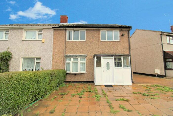 3 Bedroom Semi-Detached House To Rent In Craydene Road, Erith, DA8