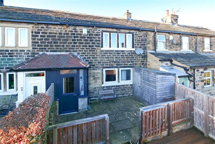 2 Bedroom Terraced House To Rent In High Fold, Baildon, Shipley, West Yorkshire, BD17
