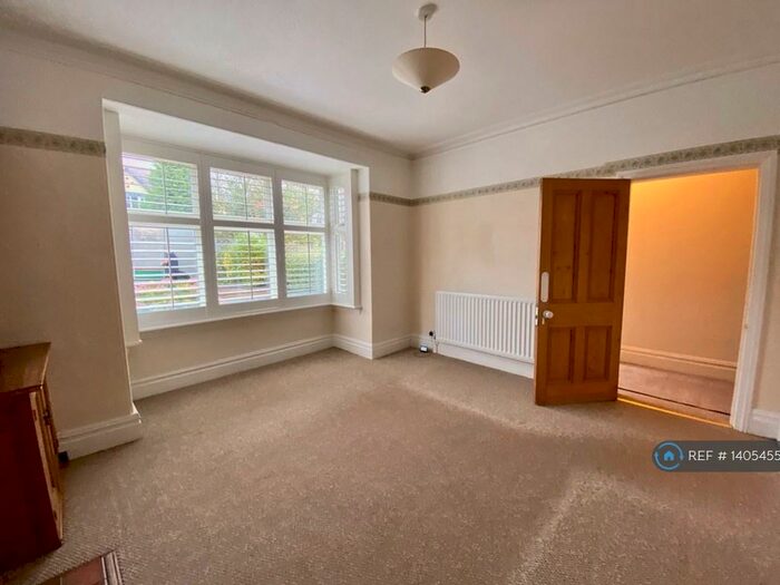 5 Bedroom Semi-Detached House To Rent In Lightwoods Hill, Smethwick, B67