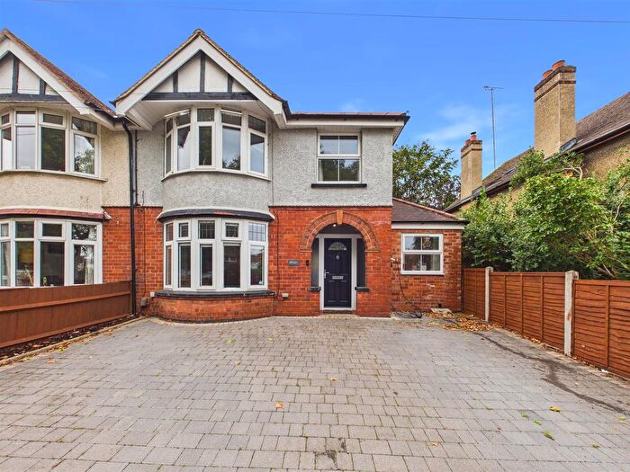 3 Bedroom Semi-Detached House For Sale In Denmark Road, Gloucester, GL1