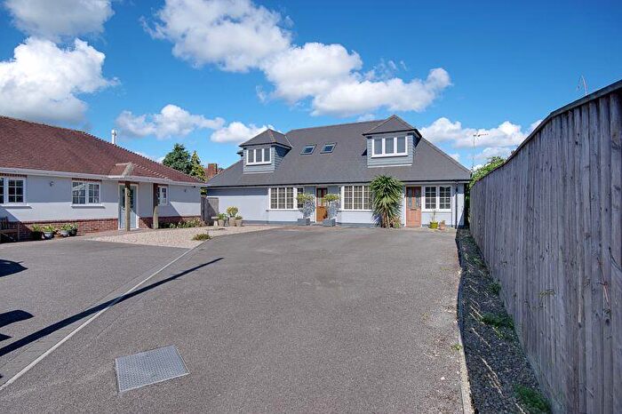 7 Bedroom Detached House For Sale In Iford Lane, Southbourne, BH6