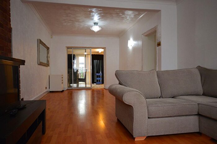 3 Bedroom Terraced House To Rent In Wadeville Avenue, Romford, RM6
