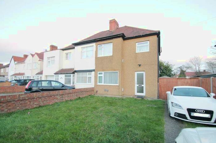 3 Bedroom Semi-Detached House To Rent In Hatch Lane, Harmondsworth Lane., UB7