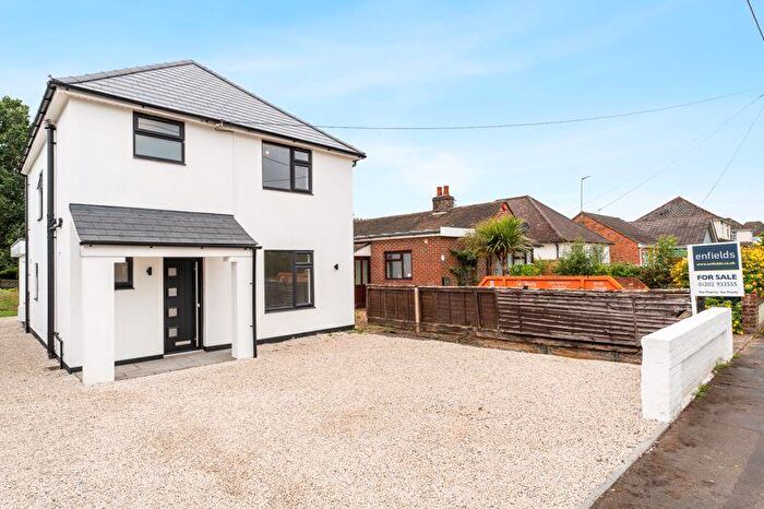 3 Bedroom Detached House To Rent In Creekmoor Lane, Poole, BH17