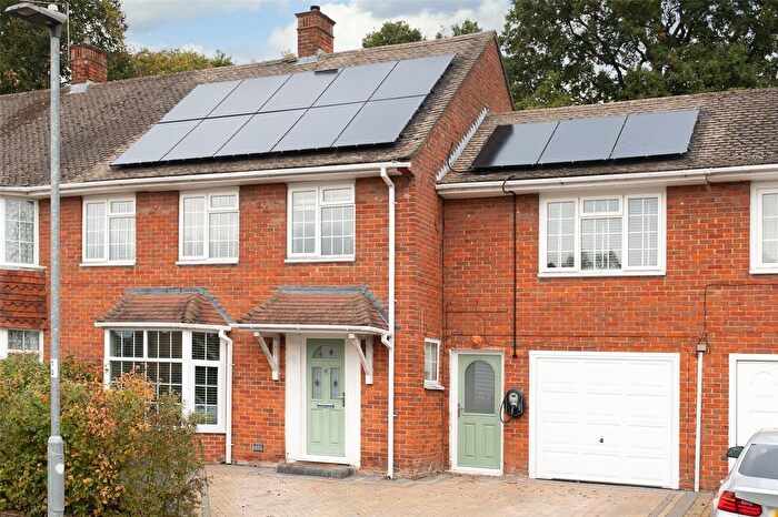 4 Bedroom Terraced House For Sale In Saffron Road, Bracknell, Berkshire, RG12