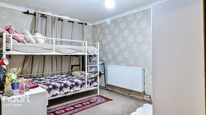 2 Bedroom Flat For Sale In Melford Road, London, E6