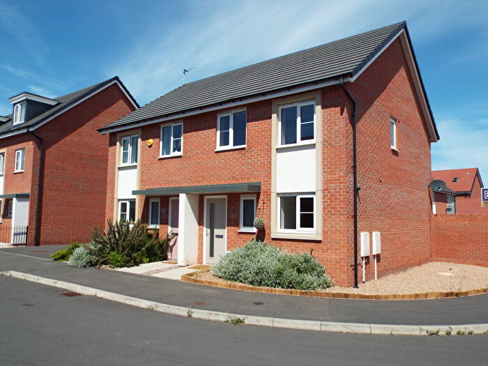 3 Bedroom House To Rent In Shetland Close, Shirebrook, Mansfield, NG20