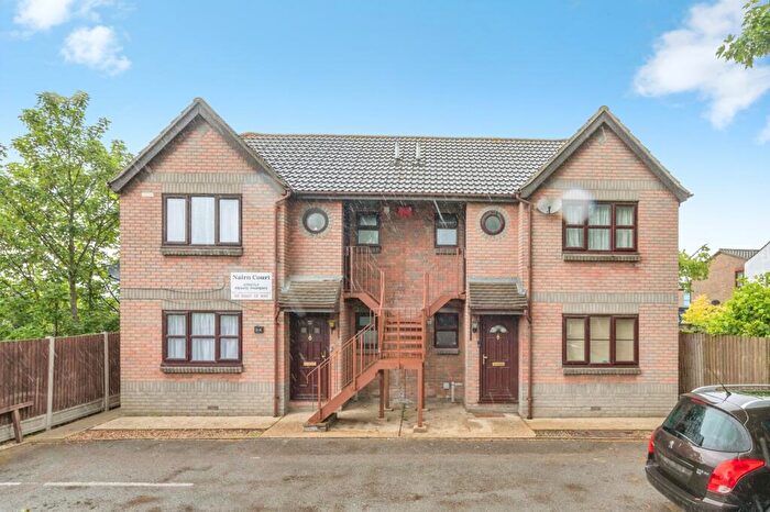 1 Bedroom Flat For Sale In Nairn Court, Dock Road, Tilbury, Essex, RM18