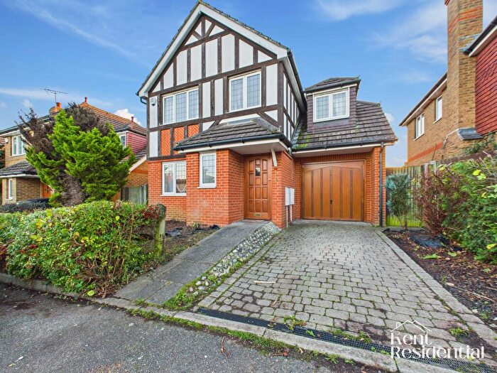 4 Bedroom Property To Rent In Ashurst Place, Rainham, ME8