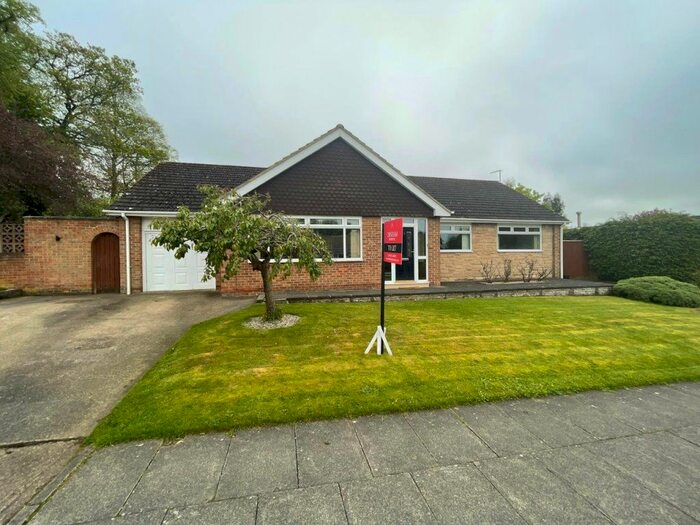 3 Bedroom Bungalow To Rent In Hillclose Avenue, Darlington, DL3