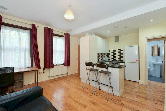 1 Bedroom Flat To Rent In North End Road, West Kensington W14