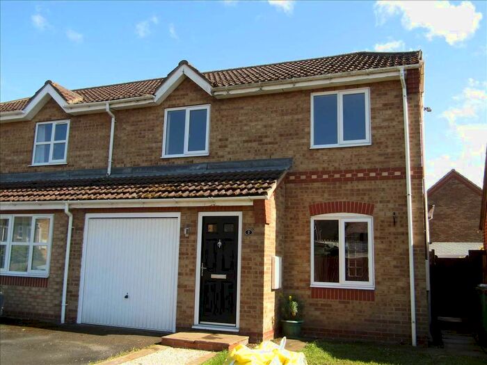 3 Bedroom Semi-Detached House To Rent In Burdock Road, Scunthorpe, DN16