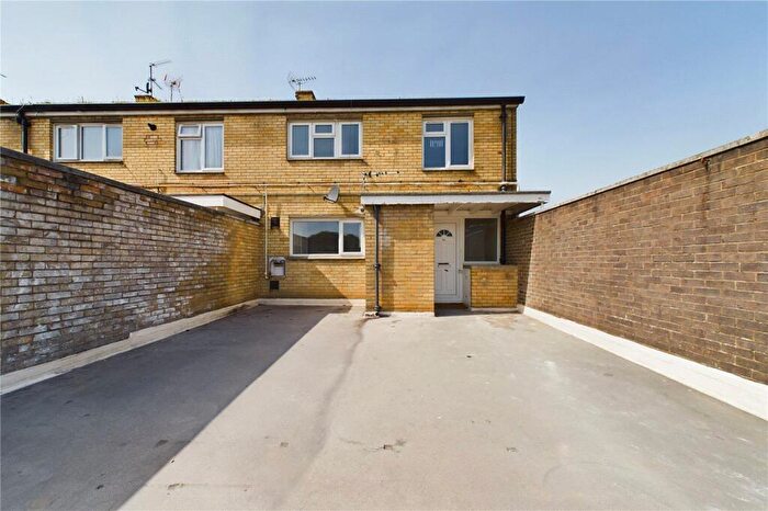 3 Bedroom Maisonette To Rent In Gossops Green, Crawley, RH11