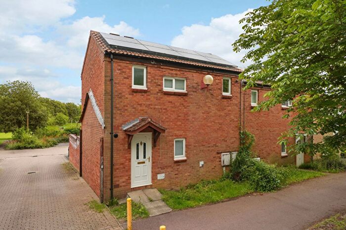 3 Bedroom Semi-Detached House For Sale In High Street, Two Mile Ash, Milton Keynes, MK8