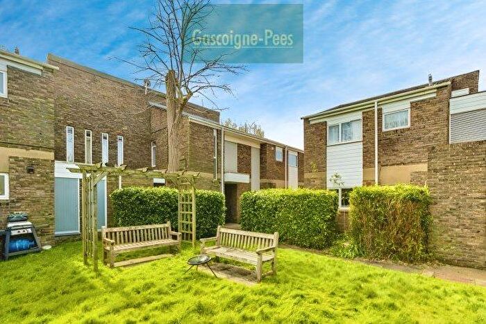 1 Bedroom Flat To Rent In Beard Road, Kingston Upon Thames, KT2
