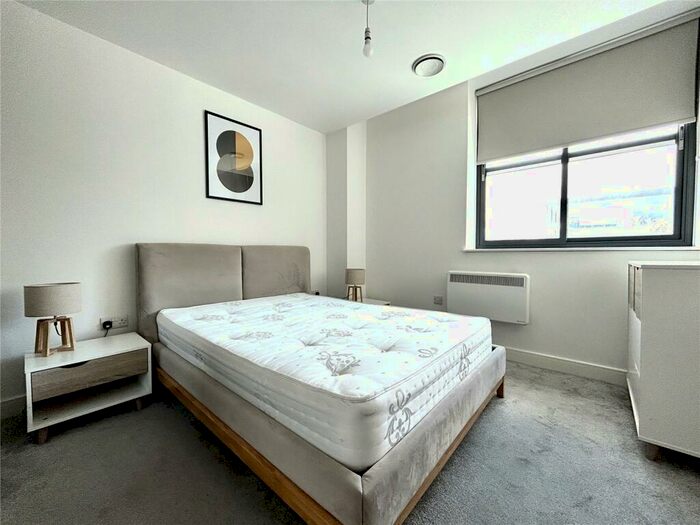 1 Bedroom Apartment To Rent In New Eton House, Bath Road, Slough, Berkshire, SL1