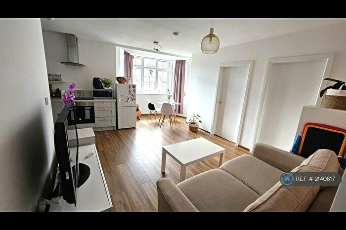 2 Bedroom Flat To Rent In Carter Lane, Mansfield, NG18