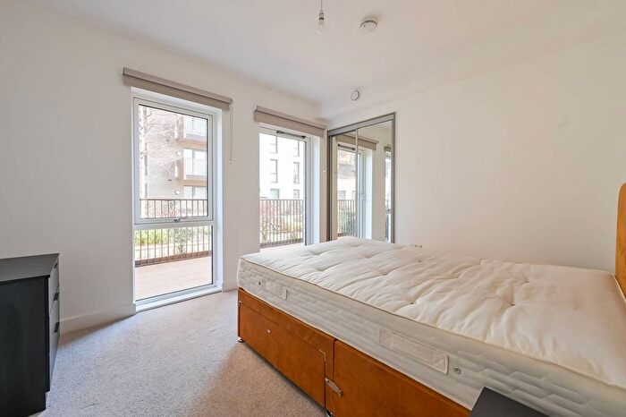 3 Bedroom Flat To Rent In Adlay Apartments, Silvertown, London, E16