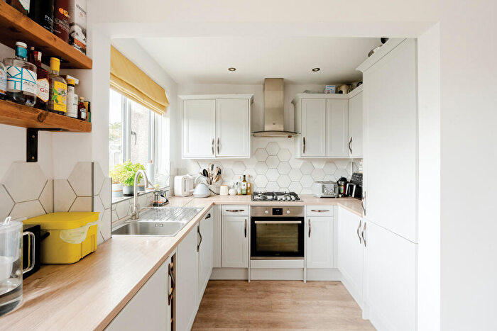 3 Bedroom End Of Terrace House For Sale In Boston Road, Horfield, BS7